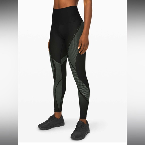 🏃🏻‍♀️RARE🏃🏻‍♀️LULULEMON Mapped Out High-Rise Tight 28" Black/Black Leggings - Picture 3 of 13